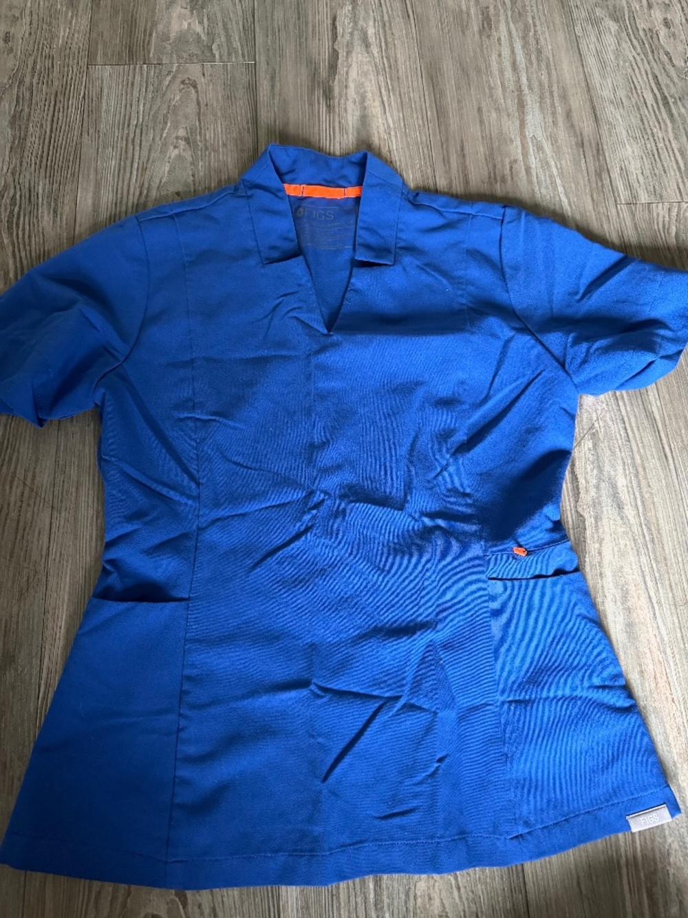 Figs slim scrub top